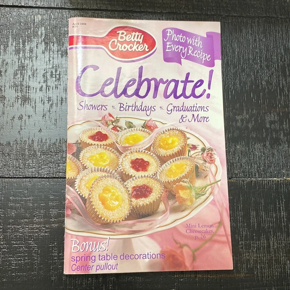 Group of 3 Cookbooks! Taste Of Home & Betty Crocker!